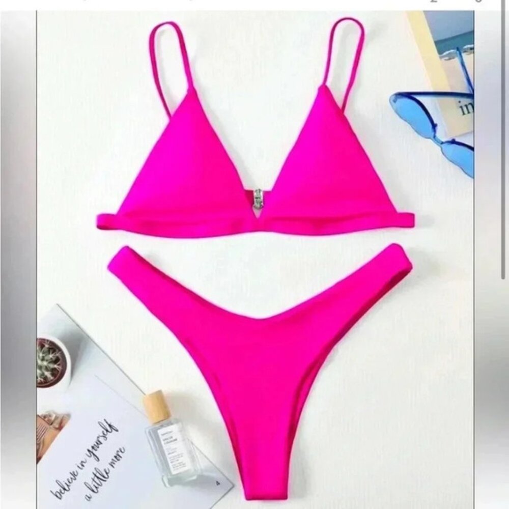 Triangle high cut bikini - size medium